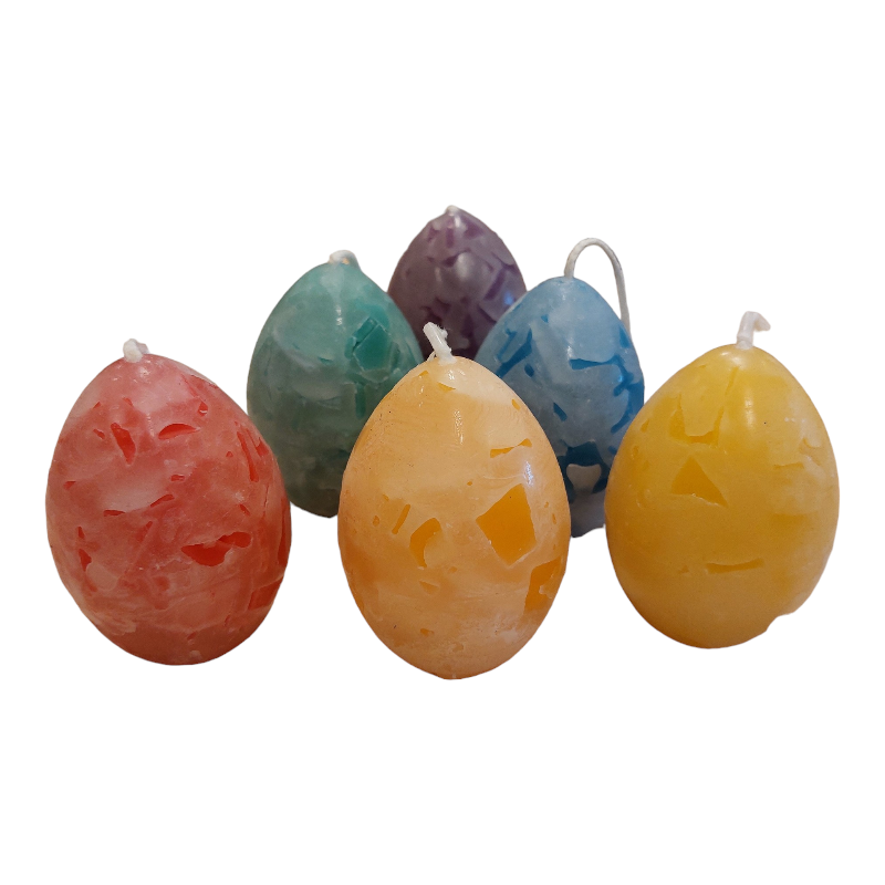 6 verschillend gekleurde kaarsen in vorm van een ei