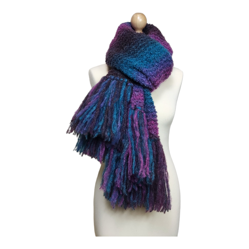 Galaxy | paars en blauwe handgebreide sjaal van restgarens