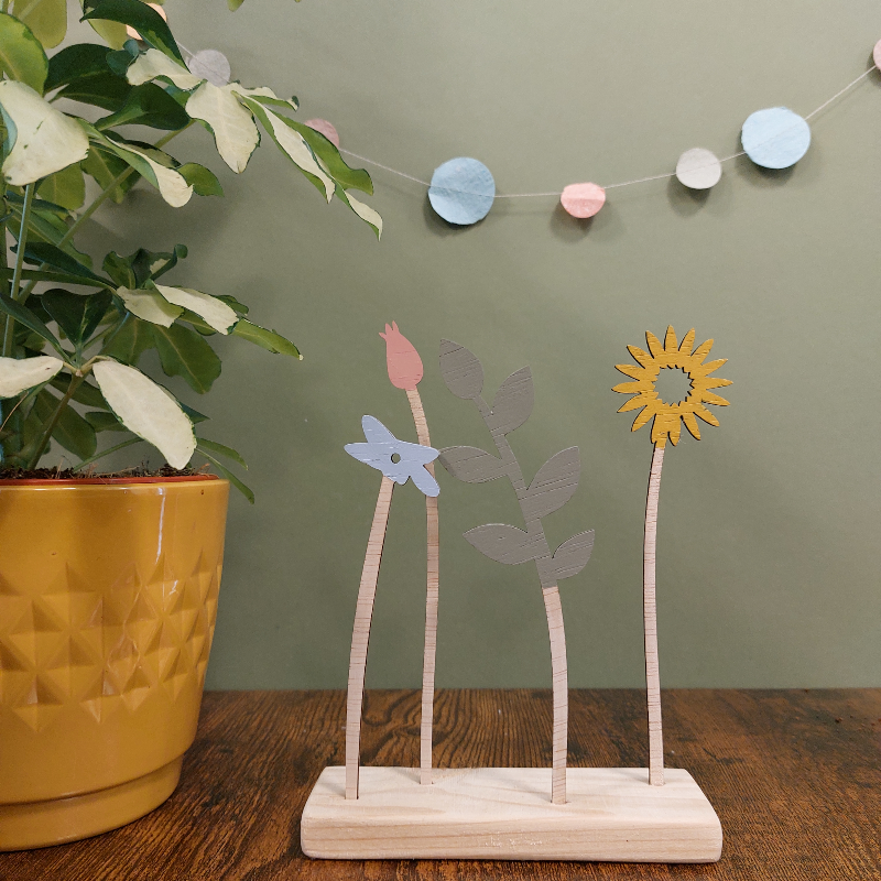 sfeerfoto gekleurde houten bloemetjes om te verzenden