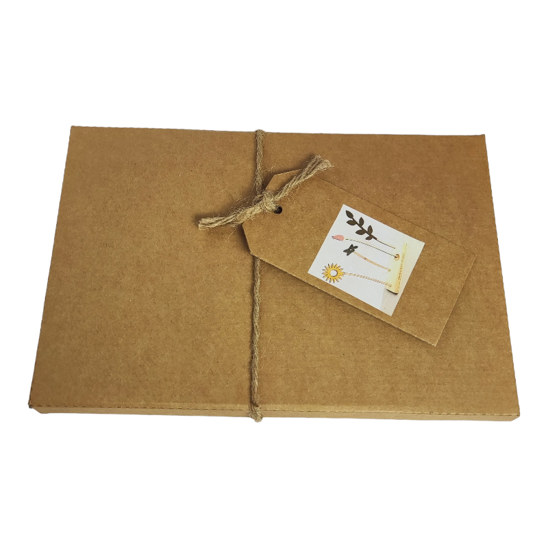 brievenbusdoosje met erin houten bloemen om op te sture