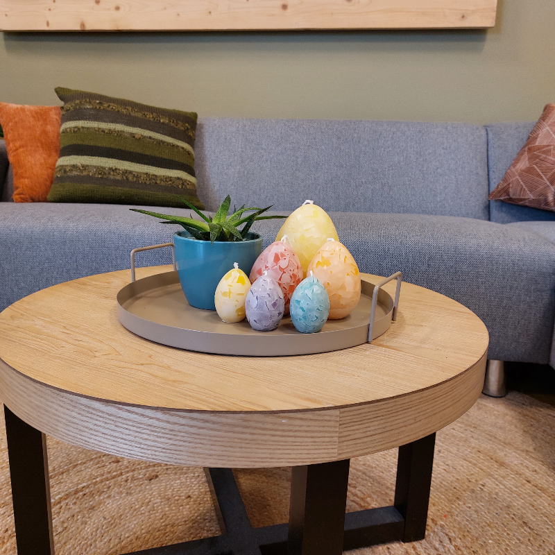 paaskaarsen op tafel