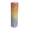 kaars in regenboogkleuren
