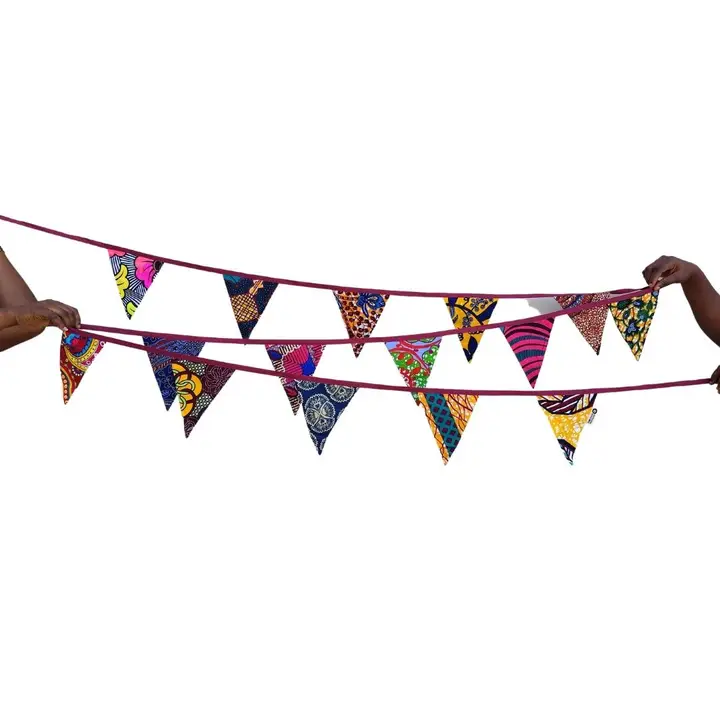 slinger met bordeaux lint en afrikaanse stoffen